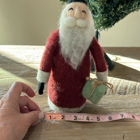 Wool Felt Santa with Black Hat & Package - Picture 10 of 10